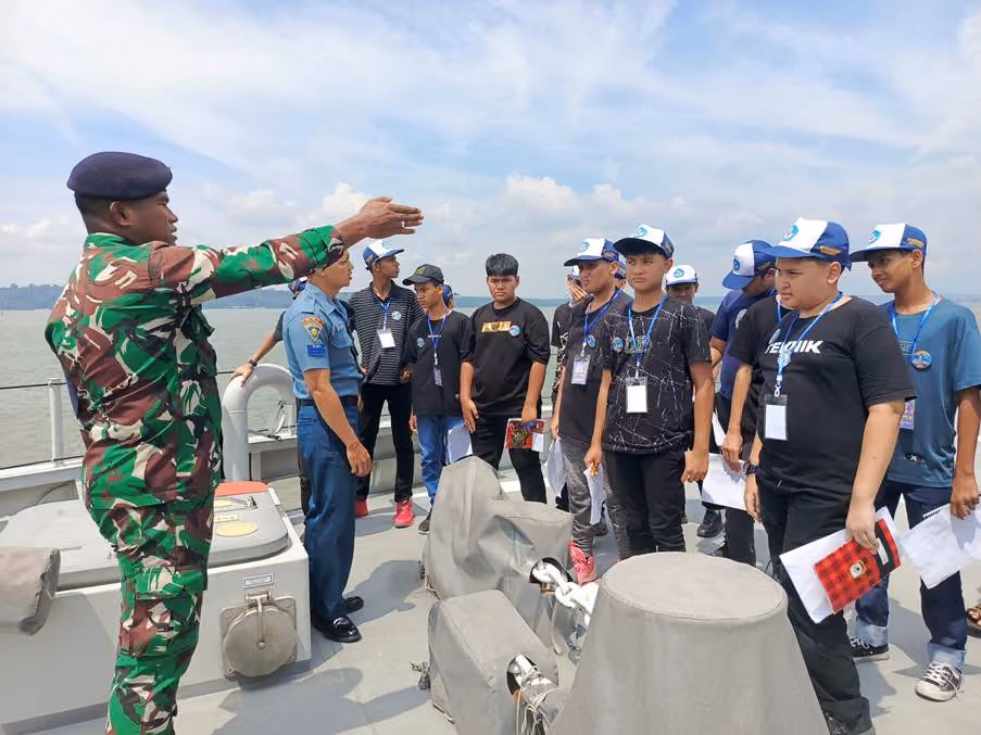 SMP Islam Diponegoro Surakarta Gelar Study Tour Edukatif ke “Armada Timur’’ Surabaya, Siswa Antusias Ikuti Pembelajaran di Luar Kelas