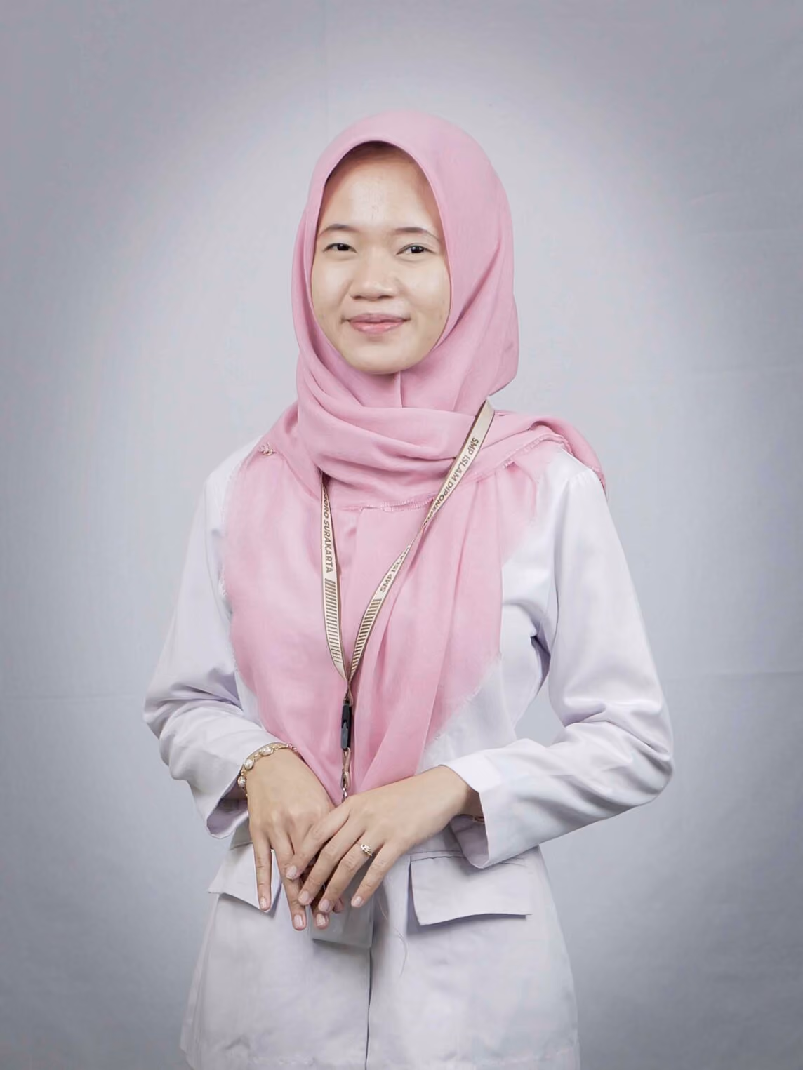 Lathifah Radha Istiyova, S.Pd.